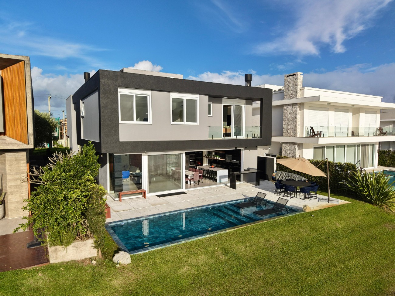 Casa em Condomínio 5 dormitórios para venda, Centro em Xangri-lá | Ref.: 2389768